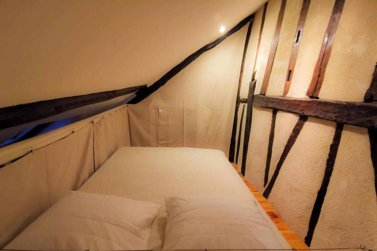 Loft Atypique Au Calme Avec Cour Privative Leilighet Bourges Eksteriør bilde