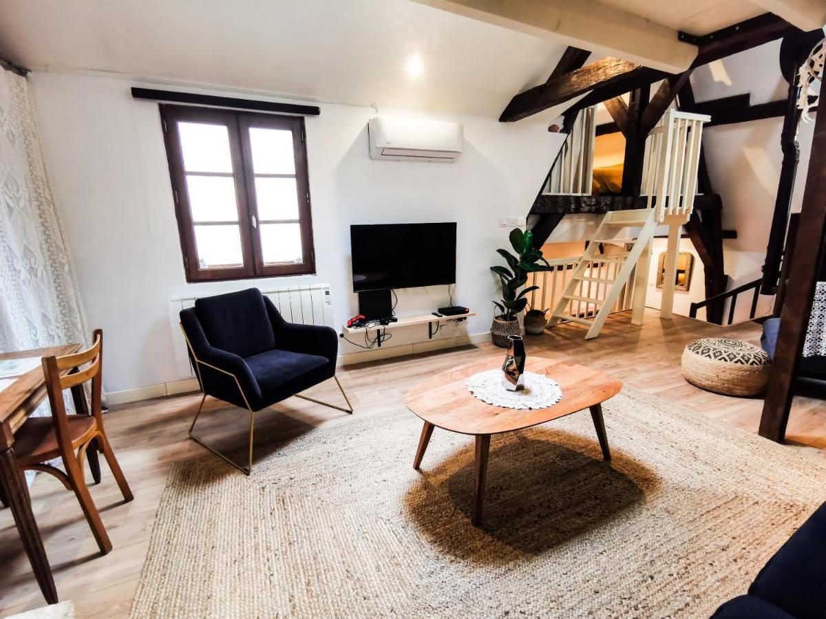 Loft Atypique Au Calme Avec Cour Privative Leilighet Bourges Eksteriør bilde