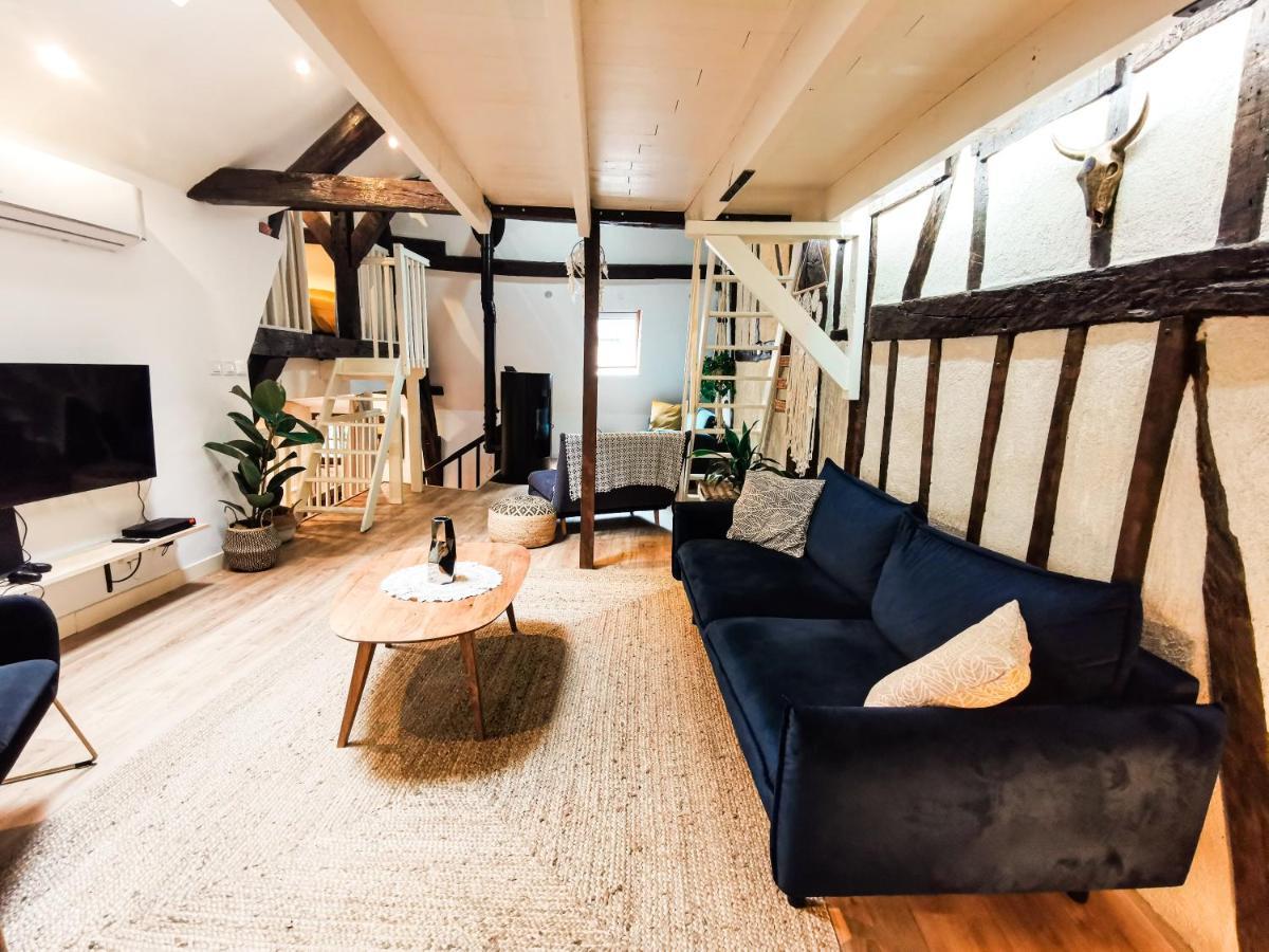 Loft Atypique Au Calme Avec Cour Privative Leilighet Bourges Eksteriør bilde